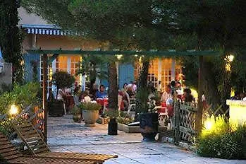 Logis Hotel Le Blason De Provence